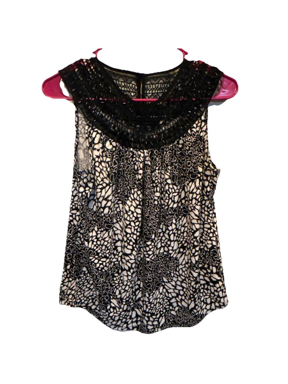 White House Black Market Women’s Sz XS Embroidered And Soft Sleeveless Top